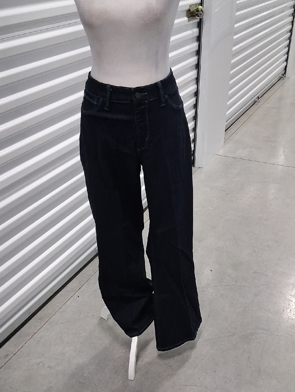 Hot in Hollywood Jeans
